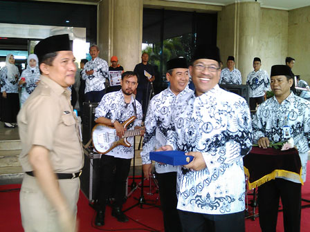 Pencarian PGRI Kab. Bone - Persatuan Guru Republik Indonesia Cabang Kab. Bone